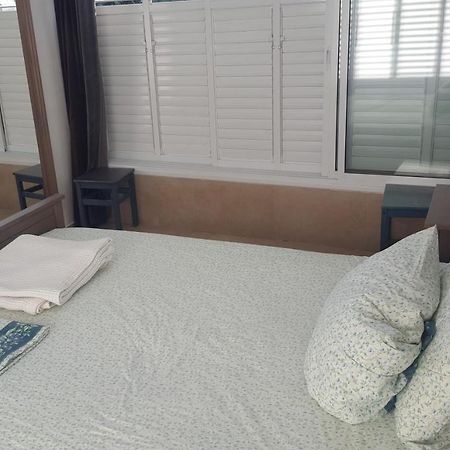 Room Near Sheba Medical Center, And Bar Ilan, And Tlv Airport Qiryat Ono Exteriör bild