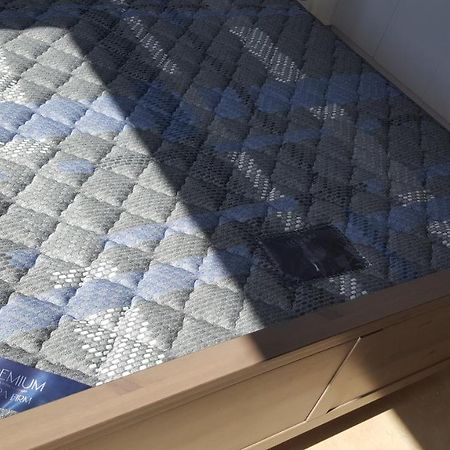 Room Near Sheba Medical Center, And Bar Ilan, And Tlv Airport Qiryat Ono Exteriör bild