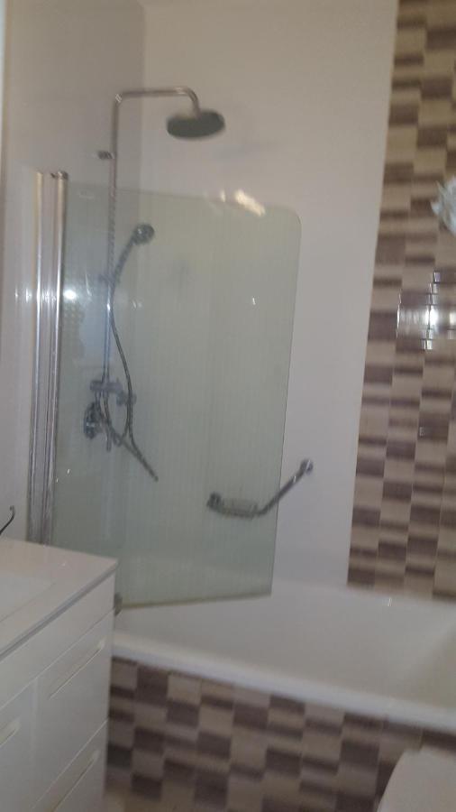 Room Near Sheba Medical Center, And Bar Ilan, And Tlv Airport Qiryat Ono Exteriör bild