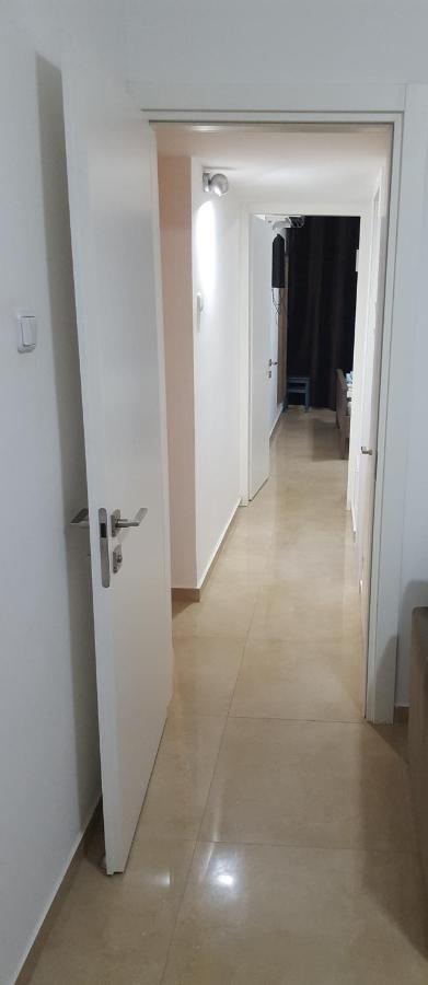 Room Near Sheba Medical Center, And Bar Ilan, And Tlv Airport Qiryat Ono Exteriör bild