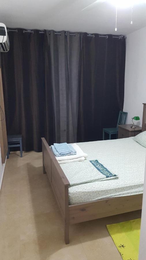 Room Near Sheba Medical Center, And Bar Ilan, And Tlv Airport Qiryat Ono Exteriör bild