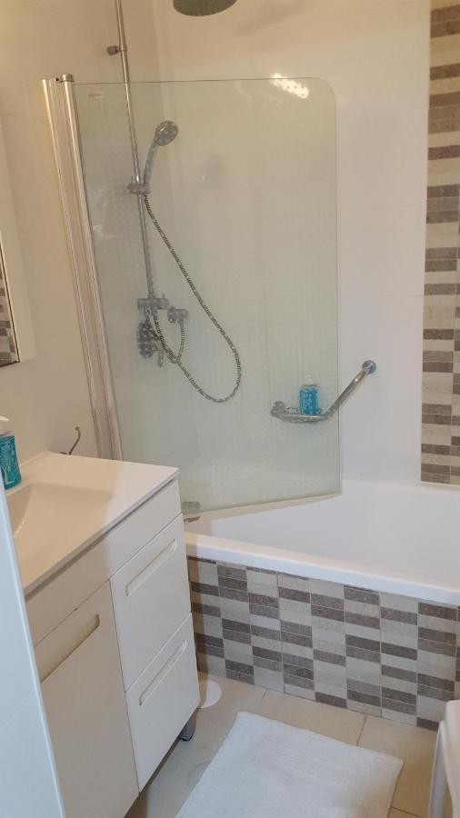 Room Near Sheba Medical Center, And Bar Ilan, And Tlv Airport Qiryat Ono Exteriör bild
