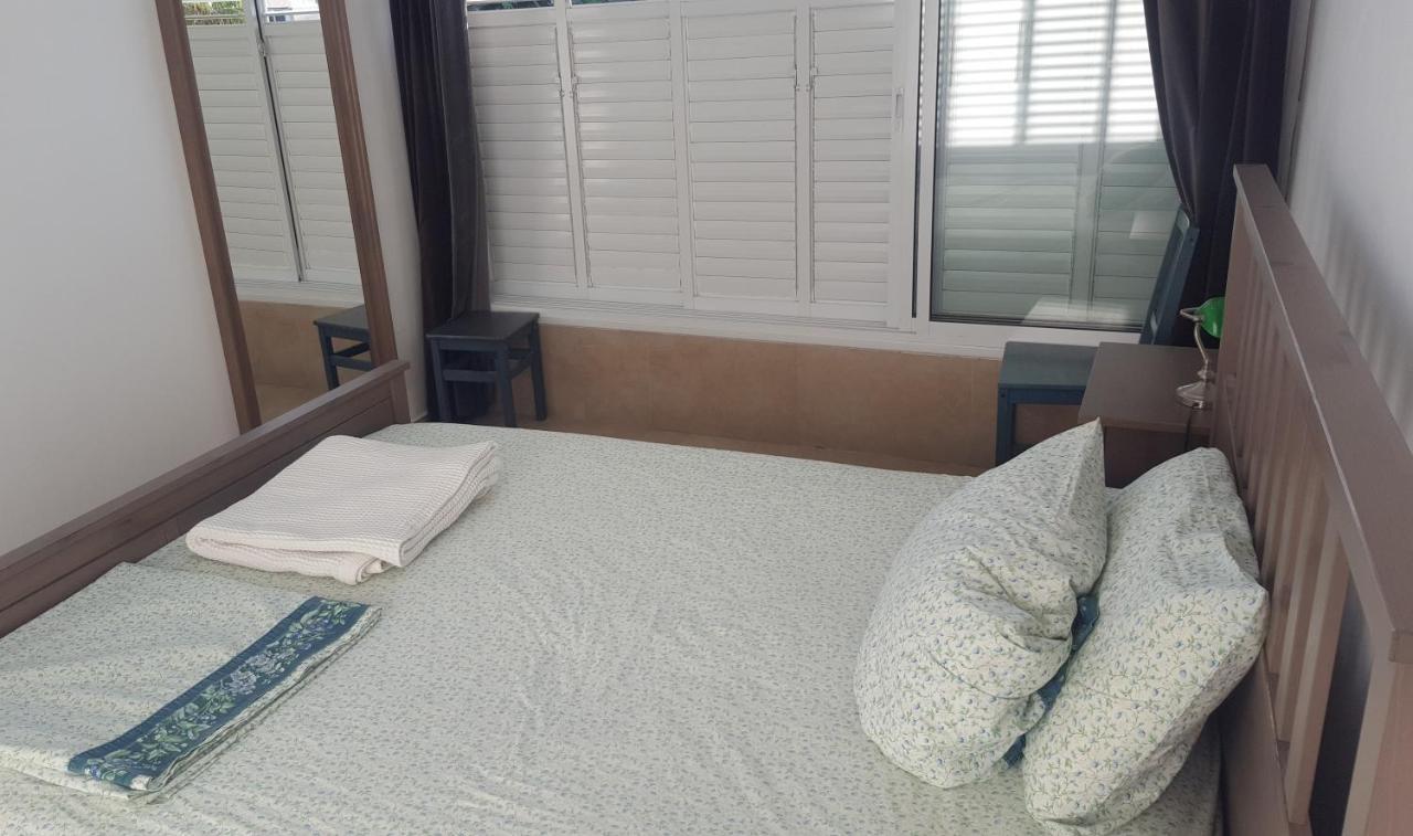 Room Near Sheba Medical Center, And Bar Ilan, And Tlv Airport Qiryat Ono Exteriör bild